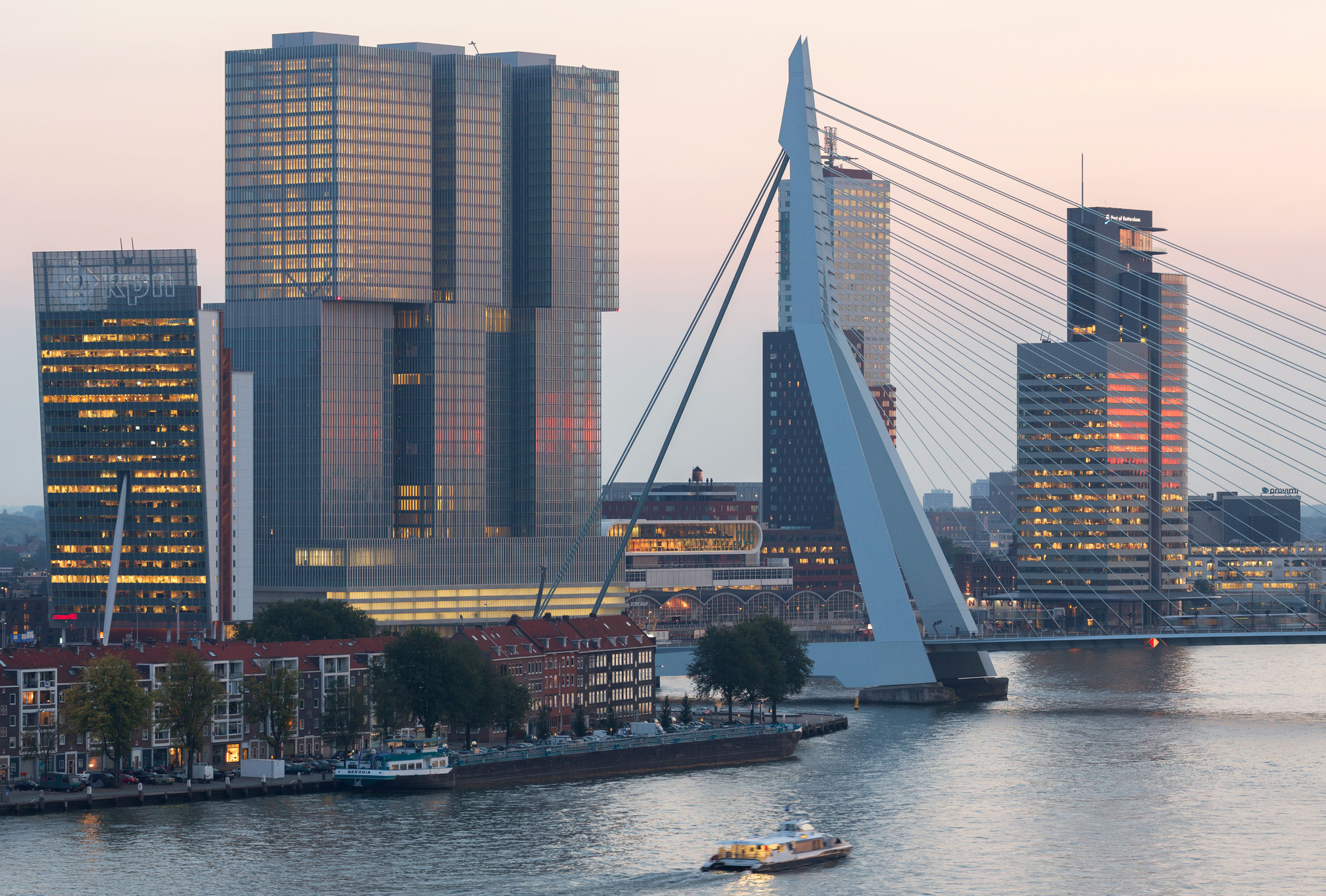 Blijf op de hoogte met het nieuwste Rotterdam nieuws